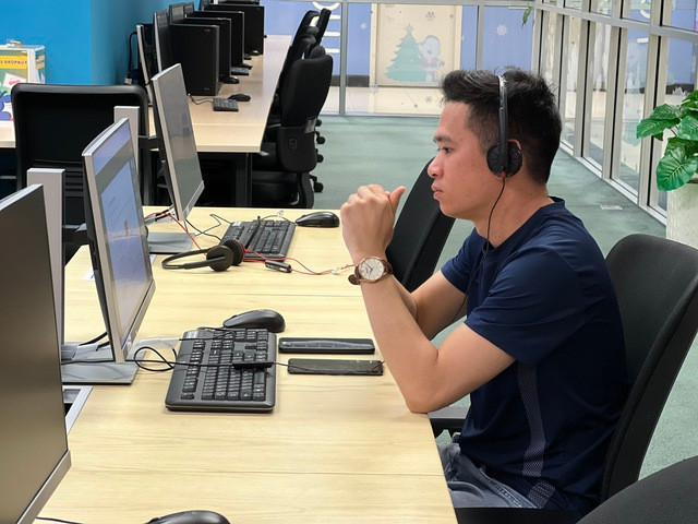 Vị trí lập trình viên ứng dụng di động ở nhóm ngành này có trên 5 năm kinh nghiệm có thể nhận lương từ 35 - 40 triệu đồng/tháng.