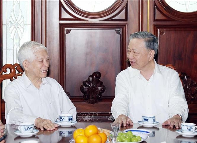 Tổng Bí thư Tô Lâm đến thăm, chúc Tết nguyên Chủ tịch nước Nguyễn Minh Triết. Ảnh: Thống Nhất/TTXVN Tổng Bí thư Tô Lâm đến thăm, chúc Tết nguyên Chủ tịch nước Nguyễn Minh Triết. Ảnh: Thống Nhất/TTXVN