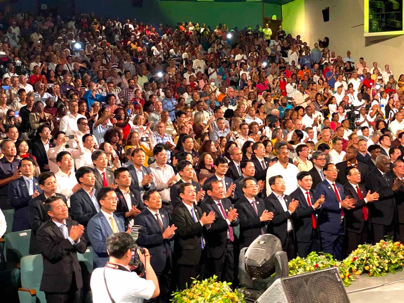 2.500 người đã lấp đầy Nhà hát Heredia từ hơn nửa tiếng đồng hồ trước khi sự kiện diễn ra.