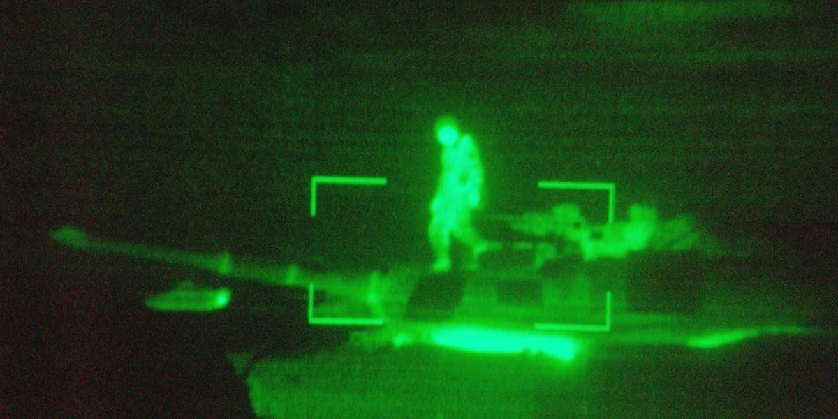 Quân đội Nga sử dụng chăn tàng hình làm thiết bị ngụy trang trong đêm tối. (Nguồn: Getty) Quân đội Nga sử dụng chăn tàng hình làm thiết bị ngụy trang trong đêm tối. (Nguồn: Getty)