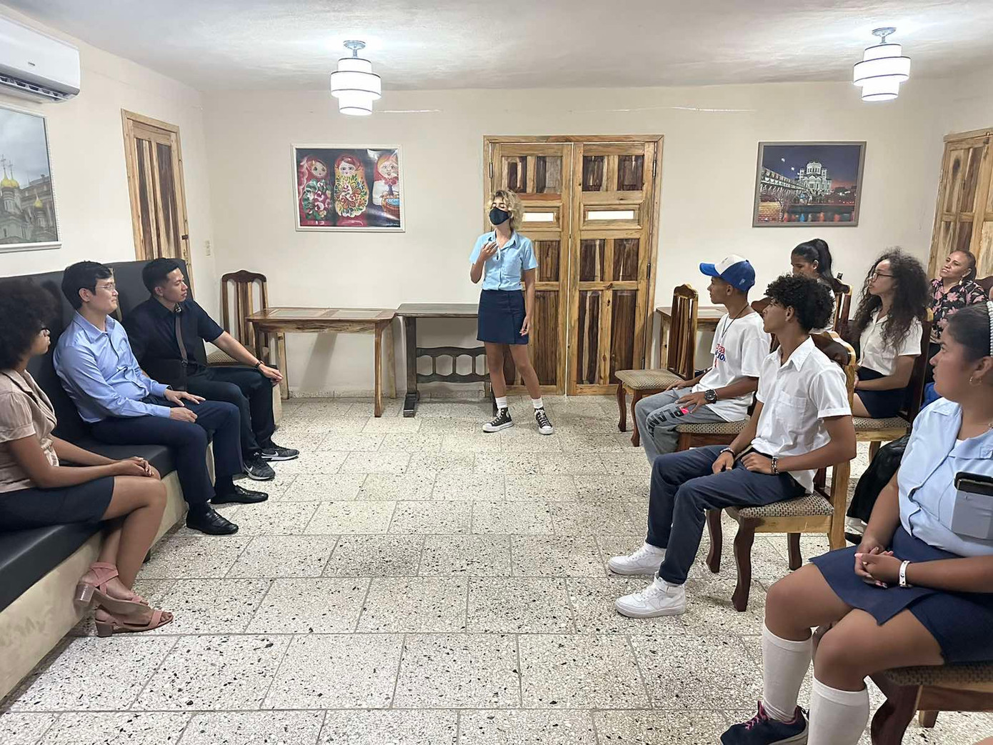 Đoàn công tác của T.Ư Đoàn trò chuyện với các đoàn viên ưu tú Khu đô thị La Lisa. Đoàn công tác của T.Ư Đoàn trò chuyện với các đoàn viên ưu tú Khu đô thị La Lisa.