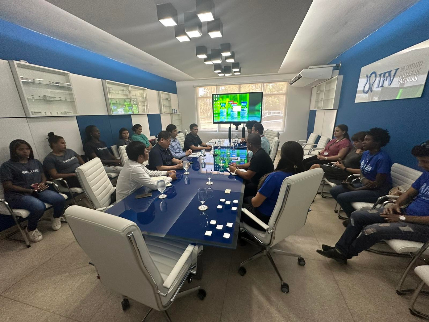 Đoàn công tác của T.Ư Đoàn làm việc với lãnh đạo, cán bộ, nhân viên Viện Nghiên cứu Finlay, Trung tâm Nghiên cứu sinh học và dược phẩm Cuba CIGB. Đoàn công tác của T.Ư Đoàn làm việc với lãnh đạo, cán bộ, nhân viên Viện Nghiên cứu Finlay, Trung tâm Nghiên cứu sinh học và dược phẩm Cuba CIGB.