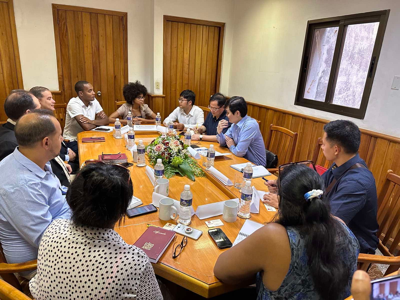 Đoàn công tác của T.Ư Đoàn làm việc với lãnh đạo Nhà xuất bản Tháng Tư và báo Thanh niên quật khởi tại Trụ sở Nhà xuất bản Tháng Tư. Đoàn công tác của T.Ư Đoàn làm việc với lãnh đạo Nhà xuất bản Tháng Tư và báo Thanh niên quật khởi tại Trụ sở Nhà xuất bản Tháng Tư.