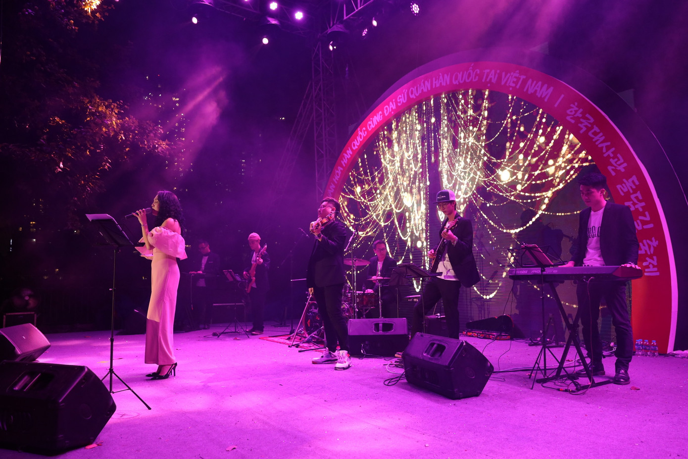 Đêm biểu diễn nghệ thuật đậm sắc Việt Nam - Hàn Quốc năm 2022.