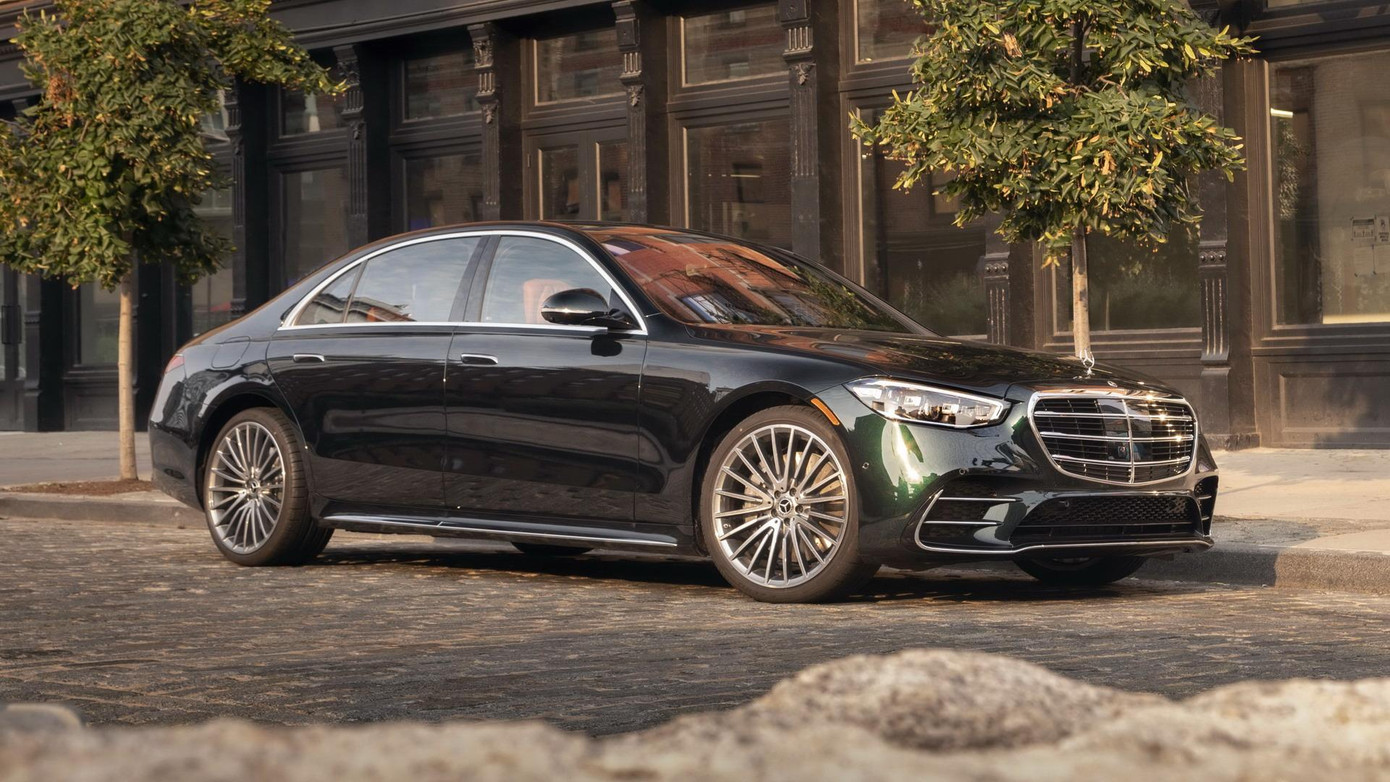 Nhiều xe Mercedes dính lỗi liên quan tới chức năng cuộc gọi khẩn cấp.