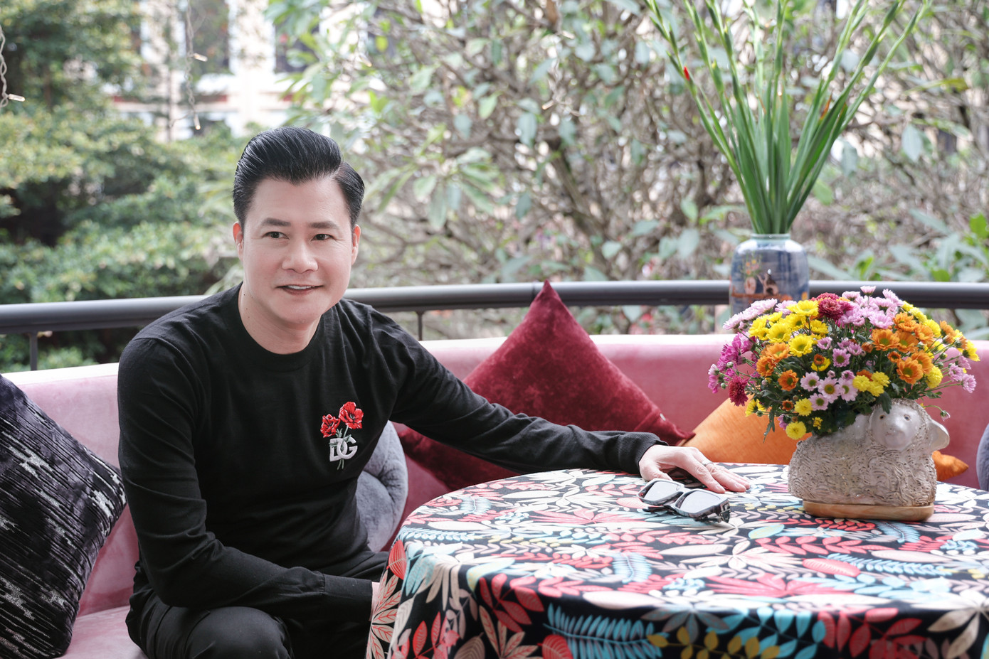 Quang Dũng có mặt ở Hà Nội để chuẩn bị cho đêm nhạc Tình nhớ vào 8/3 cùng Hồng Nhung.