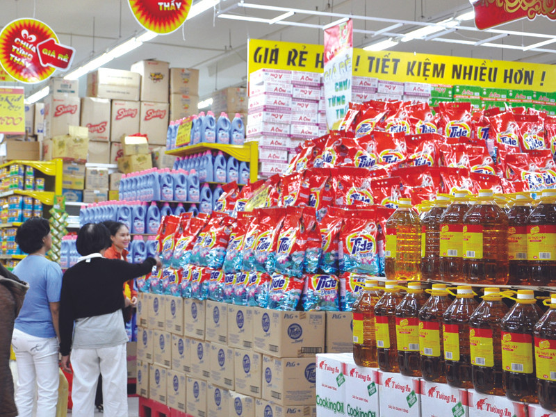 Hàng hóa siêu thị Big C chuẩn bị cho dịp Tết	Ảnh: Q.Thành