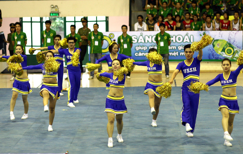 Thể hiện động tác khỏe khoắn