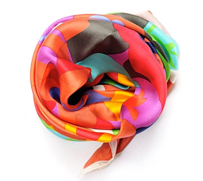 Khăn lụa Mango: 1.154.500VNĐ (http://shop.mango.com)