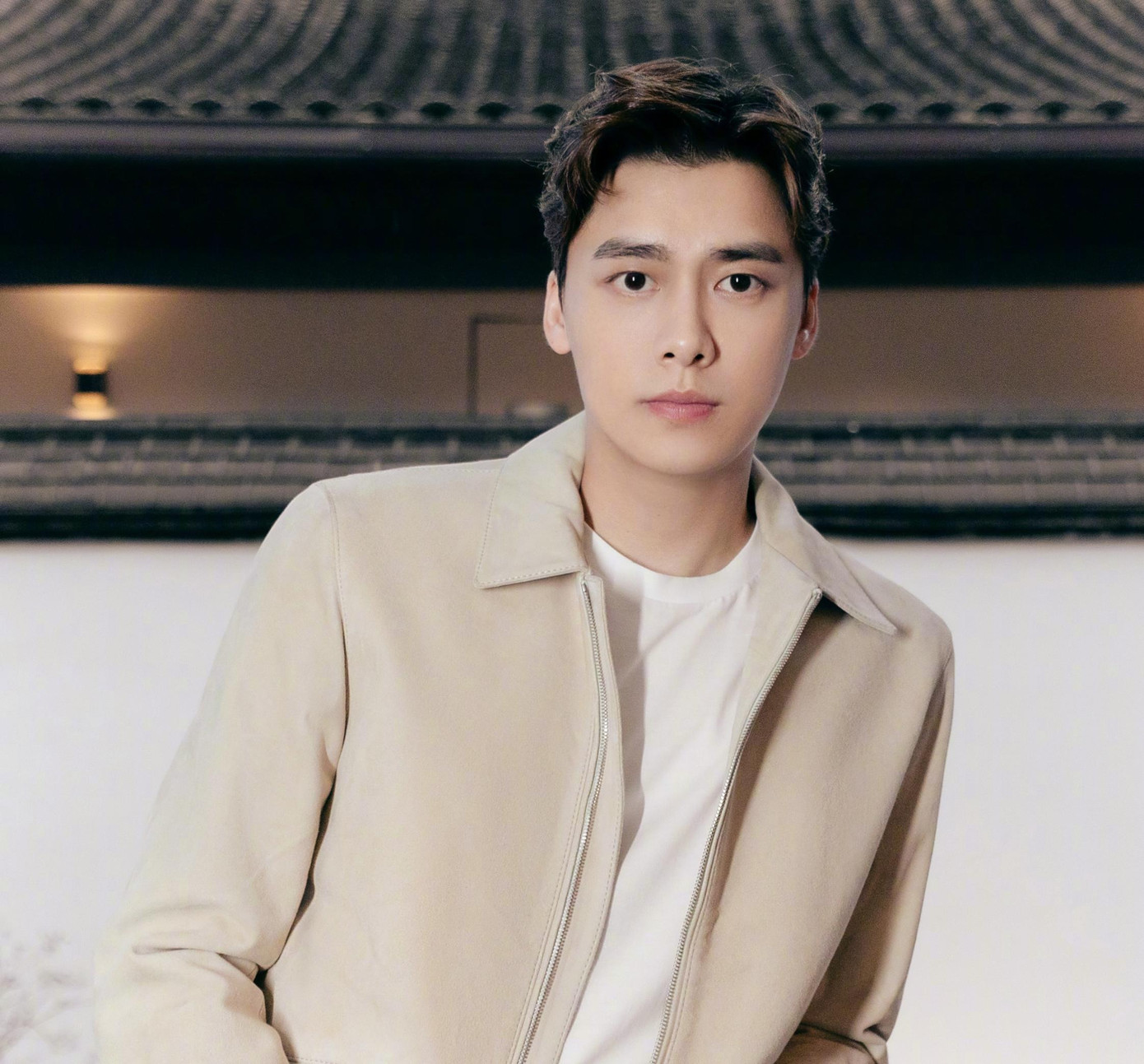 Lý Dịch Phong là một trong 4 nam nghệ sĩ thần tượng hot nhất Trung Quốc. Lý Dịch Phong là một trong 4 nam nghệ sĩ thần tượng hot nhất Trung Quốc.