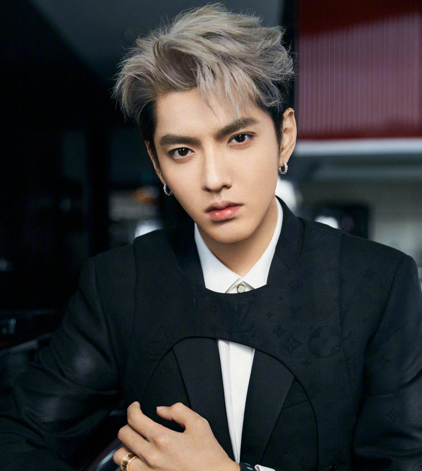 Sự xuống cấp về đạo đức của nhiều ngôi sao như Trịnh Sảng, Ngô Diệc Phàm dấy lên hồi chuông cảnh báo về sự hỗn loạn của giới giải trí, buộc các cơ quan quản lý phải ra tay.