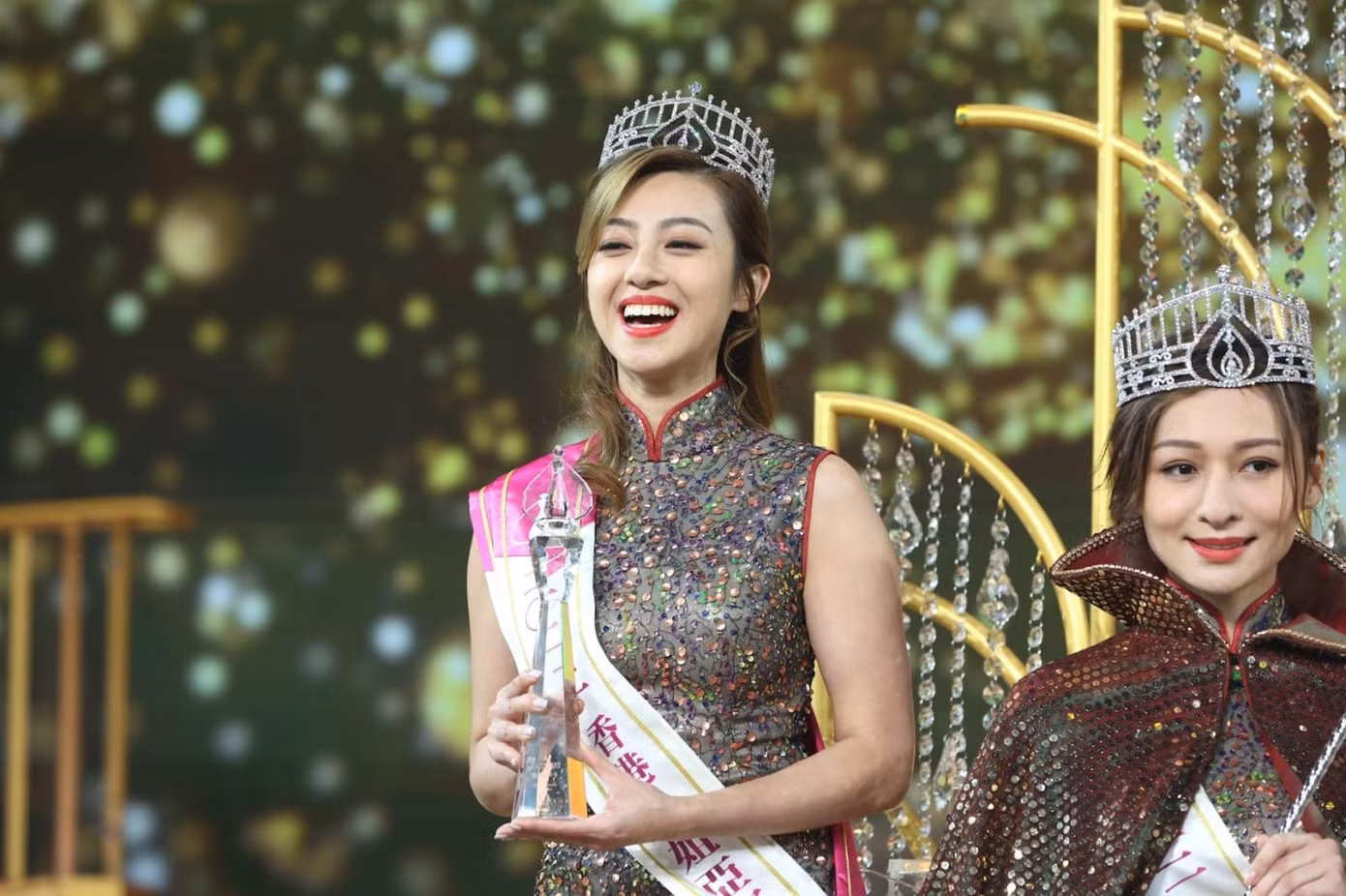 Á hậu 1 Hứa Tử Huyên là thí sinh được đánh giá cao trong suốt quá trình tranh tài. Khi để tuột mất ngôi vị hoa hậu vào tay Lâm Ngọc Vị, cô thể hiện tâm trạng buồn bã, nhưng sau đó, Hứa Tử Huyên nhanh chóng giải thích: "Tôi tò mò về giới giải trí, muốn có trải nghiệm mới nên đã quyết định tham gia cuộc thi này. Đạt được kết quả như vậy tôi hài lòng", Ngoài ra, Hứa Tử Huyên còn đạt thêm giải phụ Hoa hậu quốc tế thân thiện.