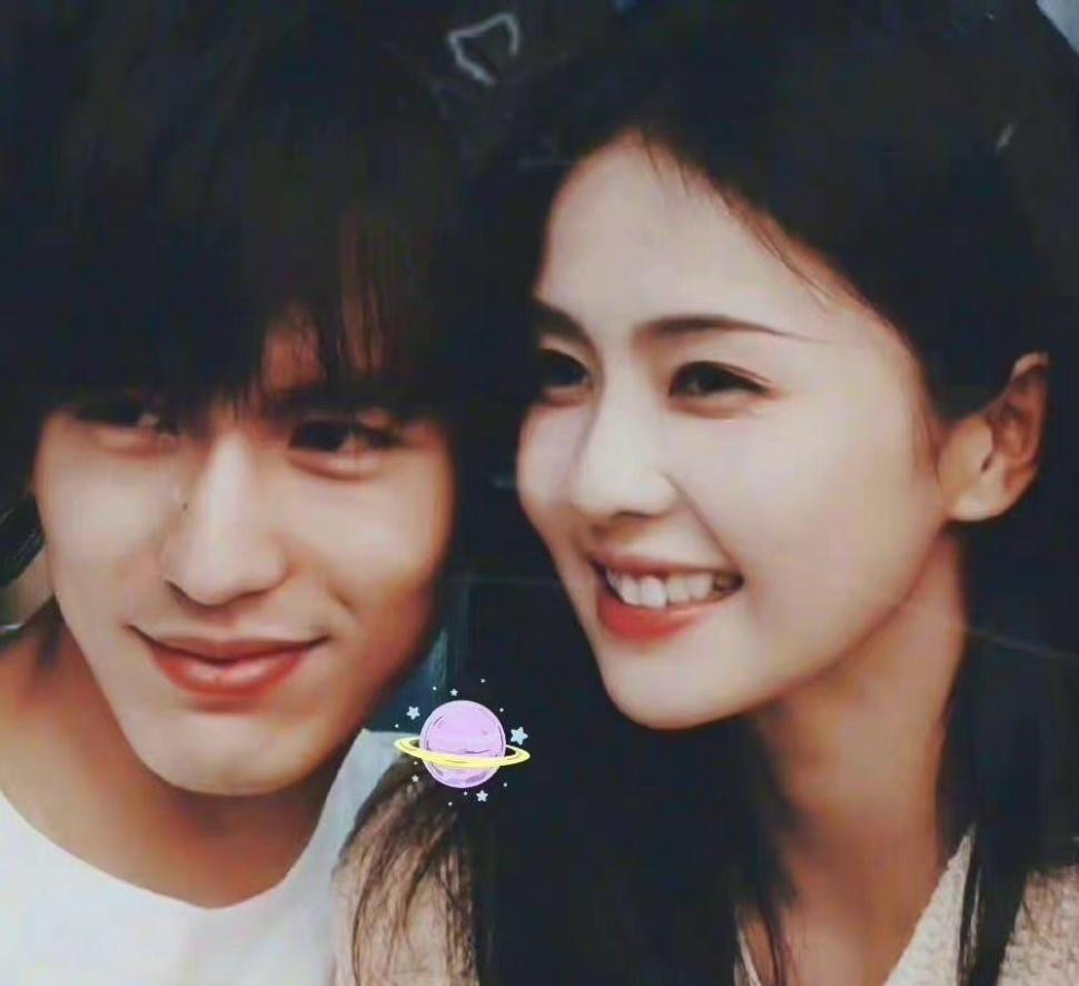 Ngoài đời, cả hai thân thiết. Bạch Lộc được khen ngợi có tính cách vui vẻ, dễ gần.