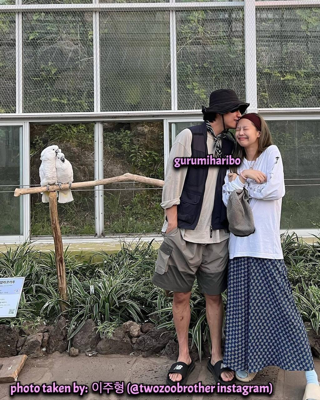 Hình ảnh hẹn hò mới của V và Jennie. Ảnh: Gurumi Haribo. Hình ảnh hẹn hò mới của V và Jennie. Ảnh: Gurumi Haribo.