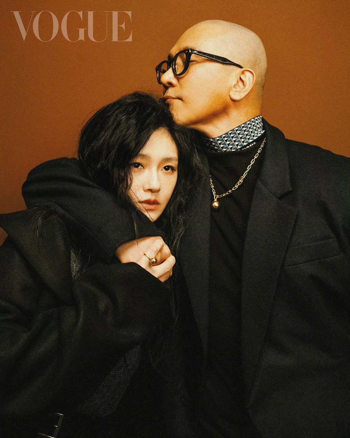 Theo Vogue, trong buổi chụp hình, DJ Koo chăm sóc Từ Hy Viên (Đại S) và nhìn cô với ánh mắt ngọt ngào. Người đàn ông từng được bầu là "nghệ sĩ khó kết hôn nhất Hàn Quốc" thổ lộ: "Cô ấy khiến tôi tìm thấy ý nghĩa cuộc sống". Theo Vogue, trong buổi chụp hình, DJ Koo chăm sóc Từ Hy Viên (Đại S) và nhìn cô với ánh mắt ngọt ngào. Người đàn ông từng được bầu là "nghệ sĩ khó kết hôn nhất Hàn Quốc" thổ lộ: "Cô ấy khiến tôi tìm thấy ý nghĩa cuộc sống".