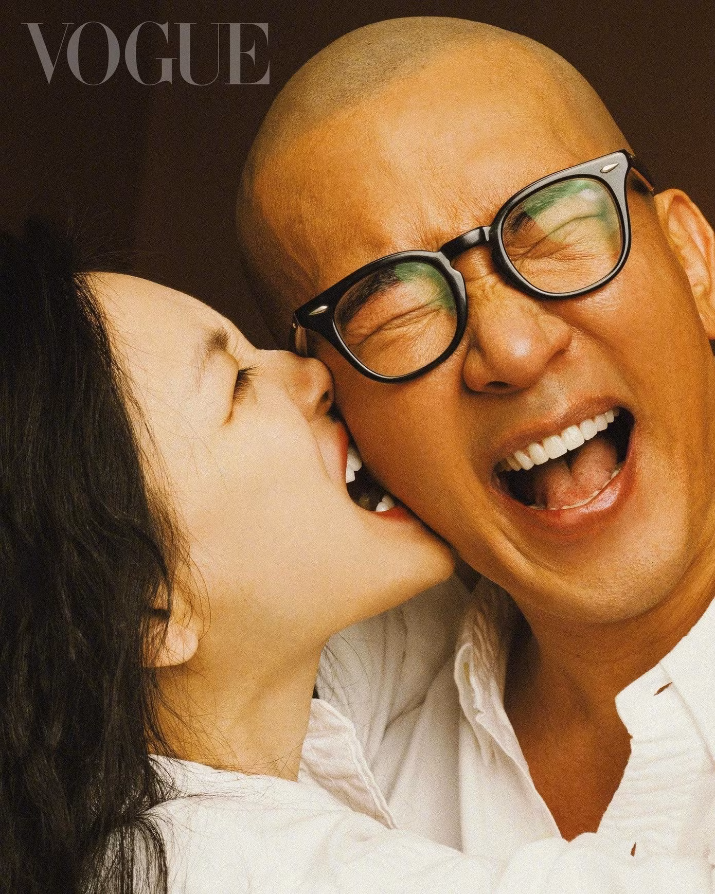 "Tôi đã chịu đủ những rắc rối của hôn nhân, hơn nữa chúng tôi đều đã lớn tuổi nên không cần tổ chức lễ cưới hoành tráng. Tôi và anh ấy đều thích hình xăm, nên khi anh ấy quỳ xuống cầu hôn, tôi nói rằng đừng mua nhẫn kim cương hãy cùng xăm một hình làm kỷ niệm", Từ Hy Viên tiết lộ.