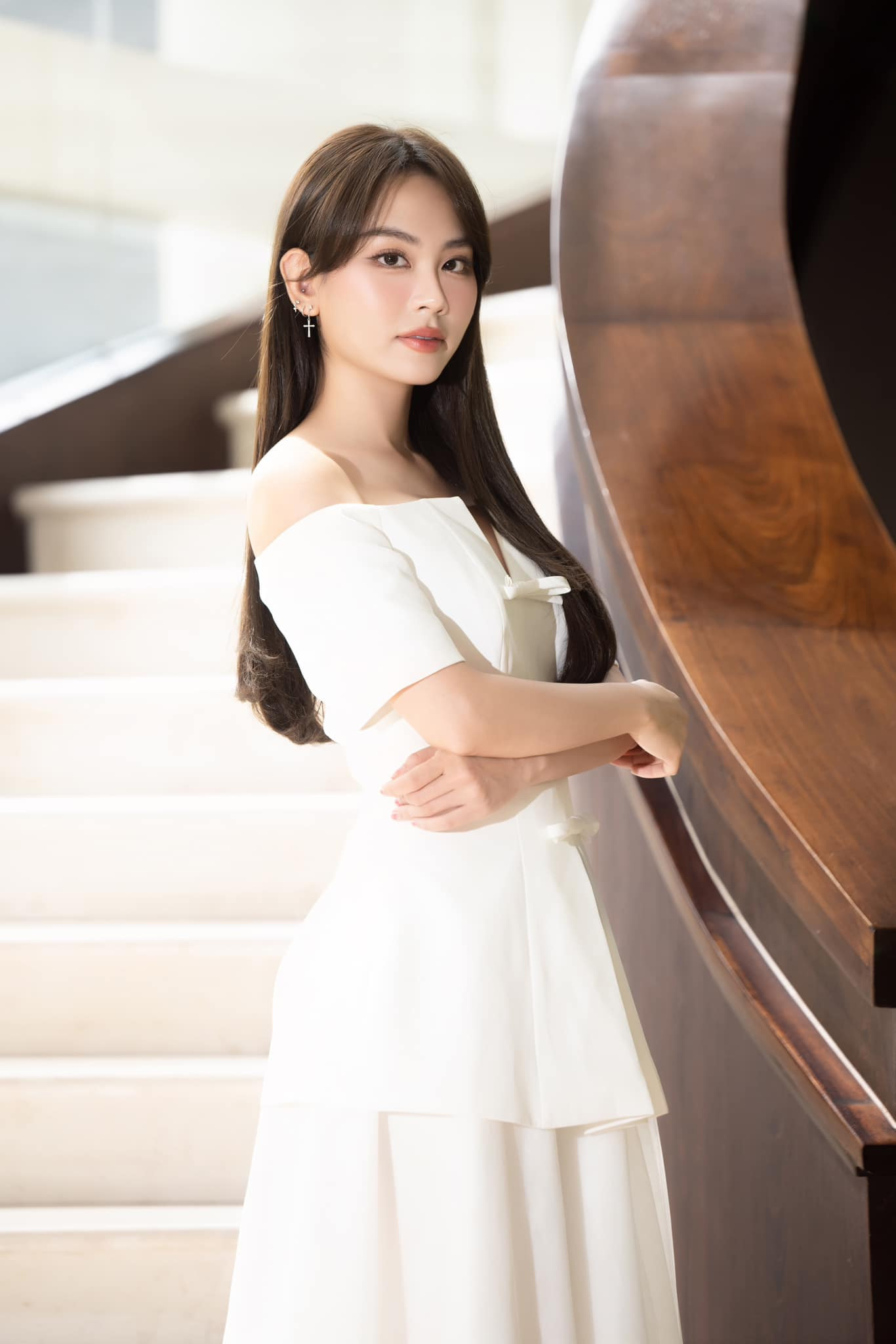 Hoa hậu Mai Phương cũng thường xuyên sử dụng xu hướng này khi tham gia sự kiện.