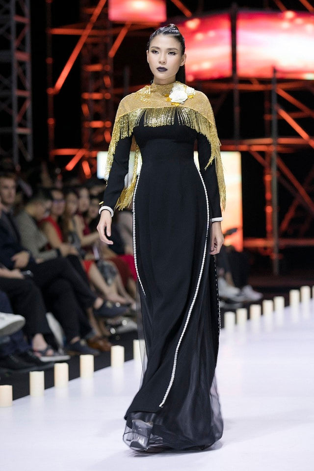 Thuý Diễm sở hữu khuôn mặt ấn tượng, rất hợp với các yêu cầu trang điểm phá cách. Thuý Diễm sở hữu khuôn mặt ấn tượng, rất hợp với các yêu cầu trang điểm phá cách.