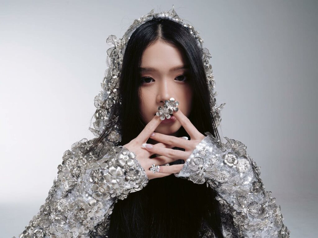 Phong cách The Hood phù hợp với tín đồ thời trang yêu thích sự độc đáo và mới mẻ.