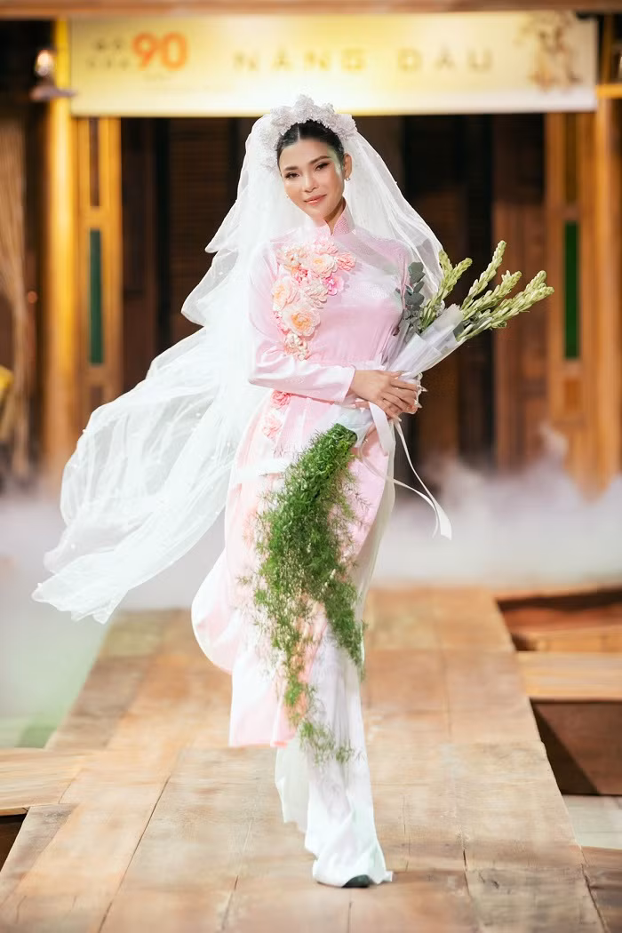 Trước khi rẽ hướng sang diễn xuất, Thúy Diễm từng là người mẫu ảnh.
