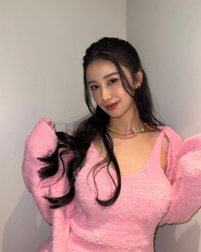 Jun Vũ hóa thân thành nàng Barbie ngọt ngào. Jun Vũ hóa thân thành nàng Barbie ngọt ngào.