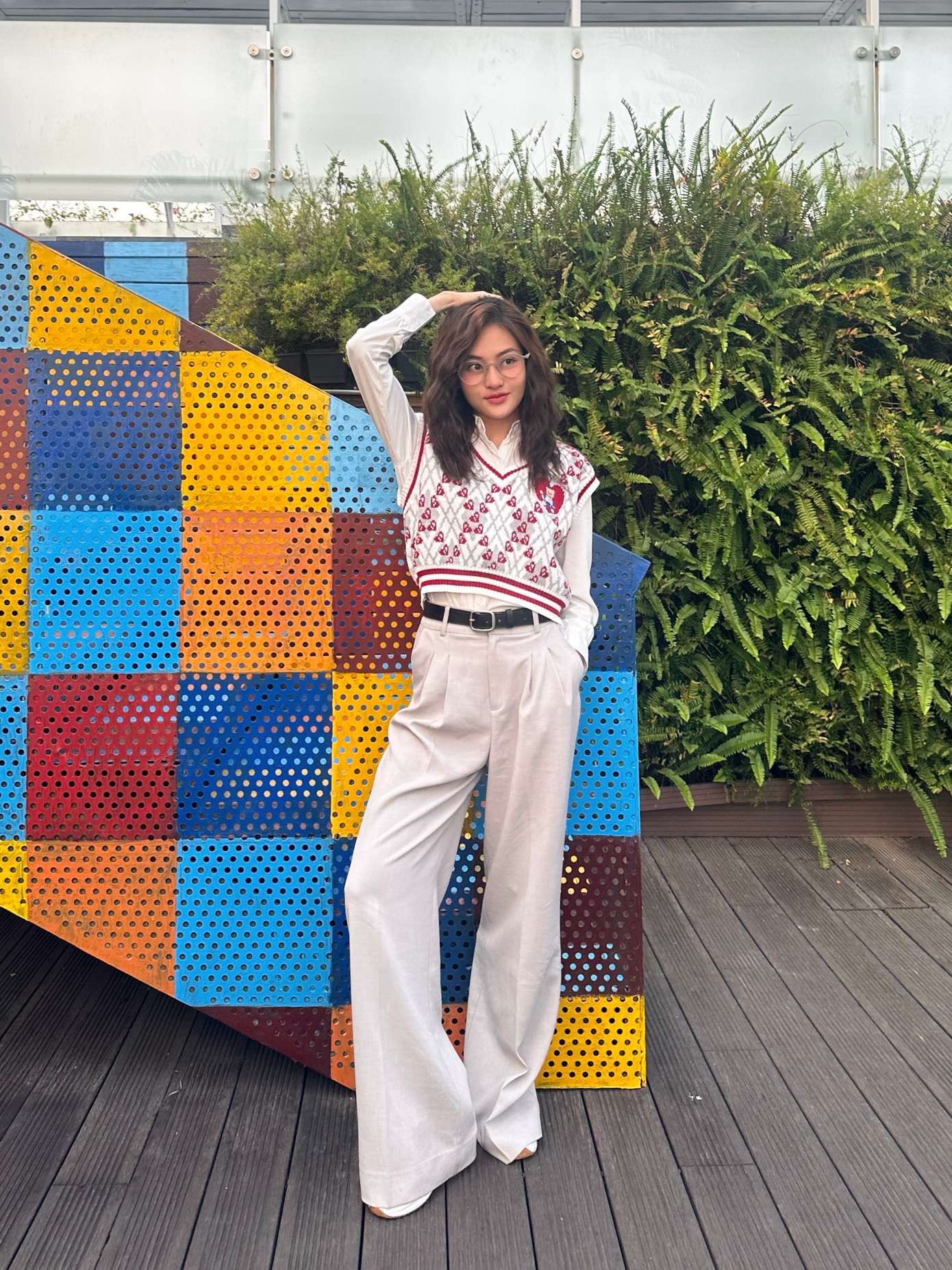 Cô tạo nên diện mạo một Gen Z cá tính, năng động, lém lỉnh và có chút bướng bỉnh.