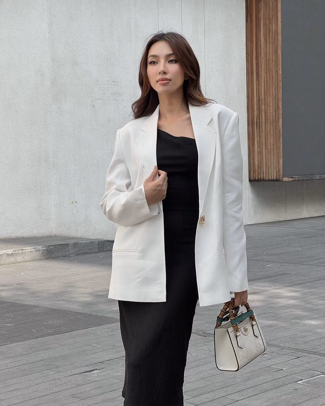 Ngoài ra, Thùy Tiên còn sở hữu túi Gucci Diana cỡ mini giá 3.300 USD.