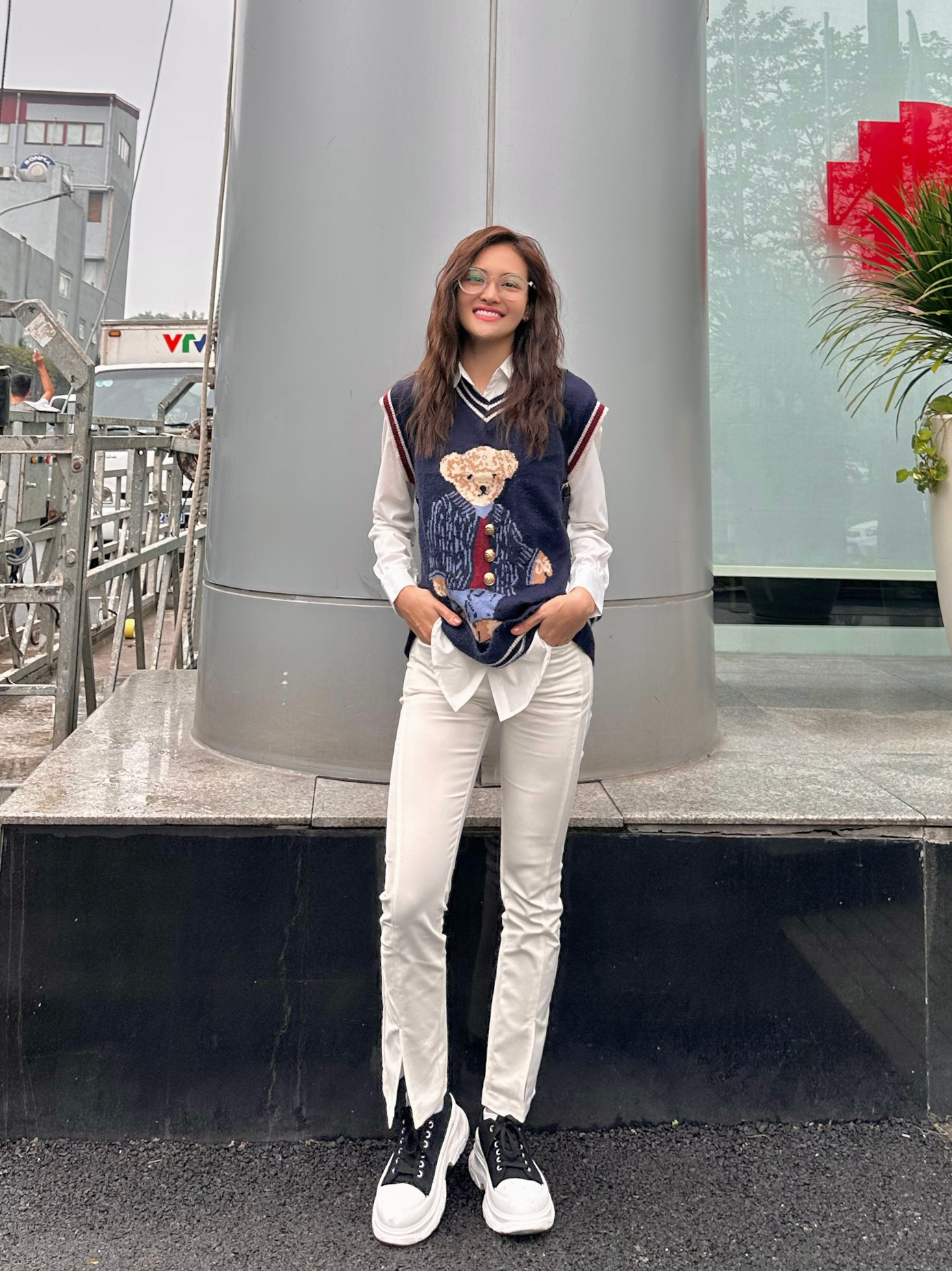 Nữ diễn viên tự hào khoe cô tự lên ý tưởng cho tạo hình của mình và xin thêm tư vấn từ stylist.