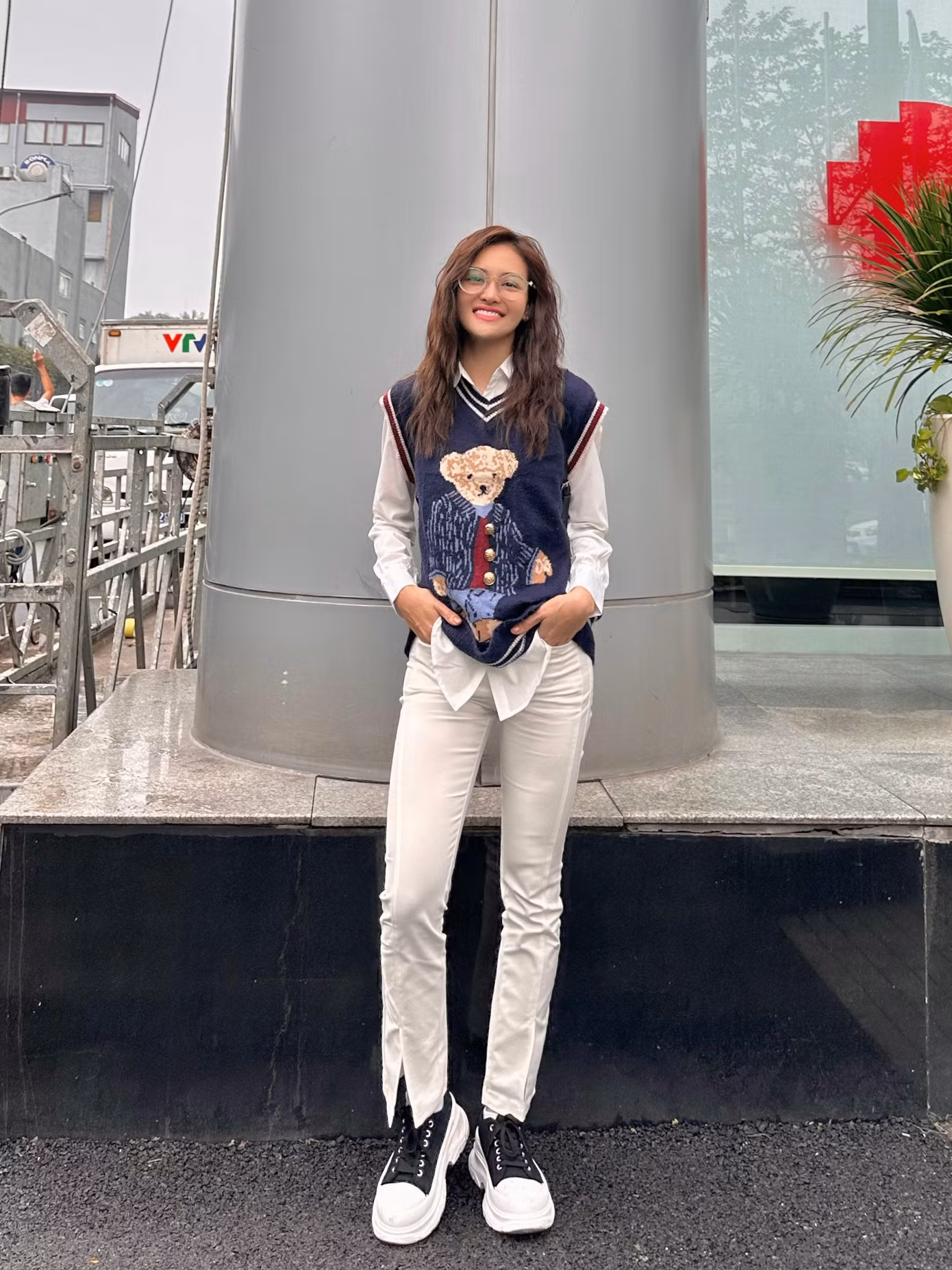 Nữ diễn viên tự hào khoe cô tự lên ý tưởng cho tạo hình của mình và xin thêm tư vấn từ stylist.