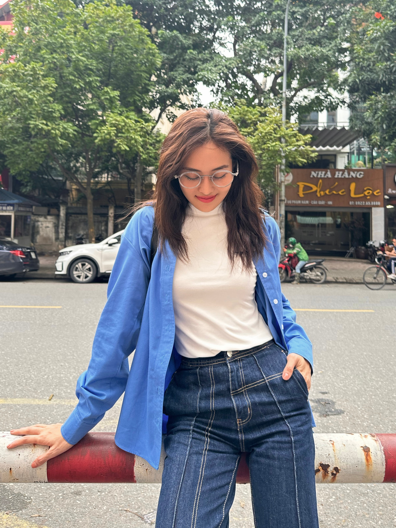 Thùy Anh hy vọng những gam màu đổi khác qua từng cảnh quay sẽ phản ánh cuộc sống tươi sáng, cảm xúc đa sắc của nhân vật Ly.