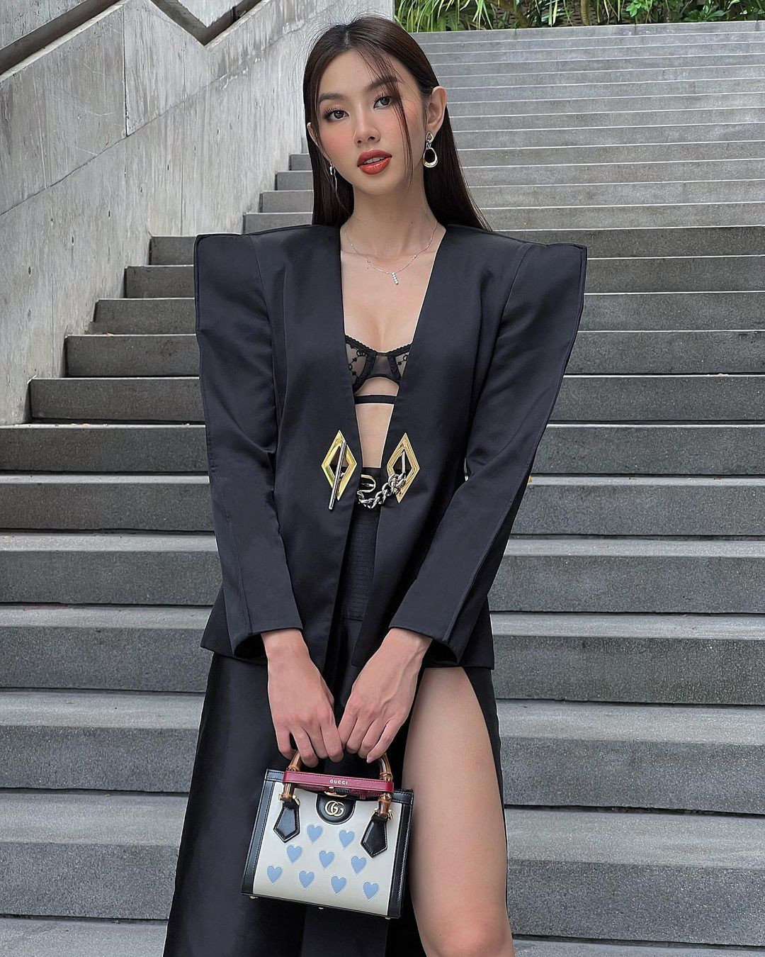 Những chiếc túi trẻ trung, sang trọng của nhà mốt danh tiếng Gucci rất được lòng nàng hậu.