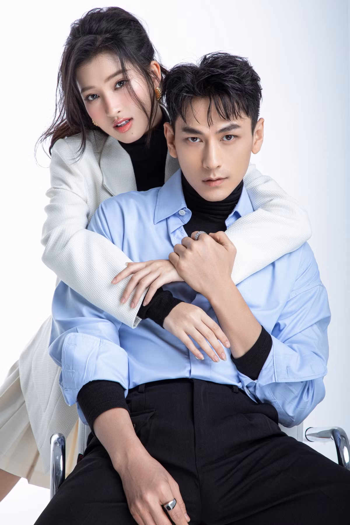 Quả thật, nàng hậu Gen Z Phương Nhi rất được lòng tiền bối đi trước. Quả thật, nàng hậu Gen Z Phương Nhi rất được lòng tiền bối đi trước.