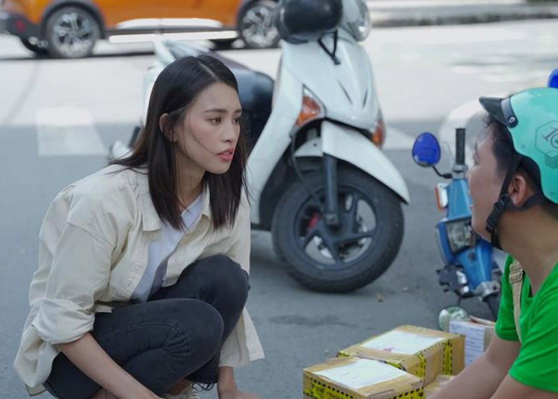 Bộ phim thứ 2 Tiểu Vy tham gia thuộc loại hình phim phát hành qua nền tảng Internet do nghệ sĩ Trường Giang sản xuất là “Chủ tịch giao hàng”. Bộ phim thứ 2 Tiểu Vy tham gia thuộc loại hình phim phát hành qua nền tảng Internet do nghệ sĩ Trường Giang sản xuất là “Chủ tịch giao hàng”.