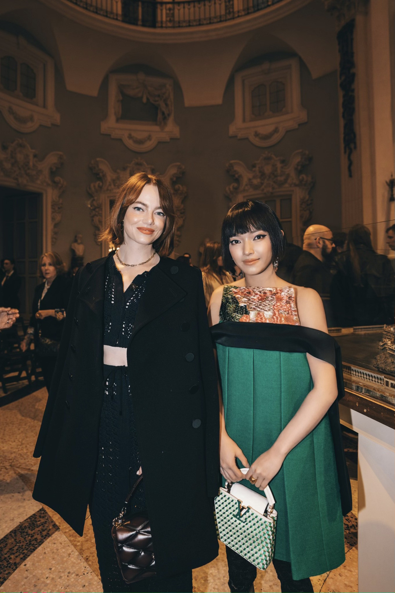 Châu Bùi chụp ảnh cùng minh tinh đoạt giải Oscar Emma Stone. Châu Bùi chụp ảnh cùng minh tinh đoạt giải Oscar Emma Stone.