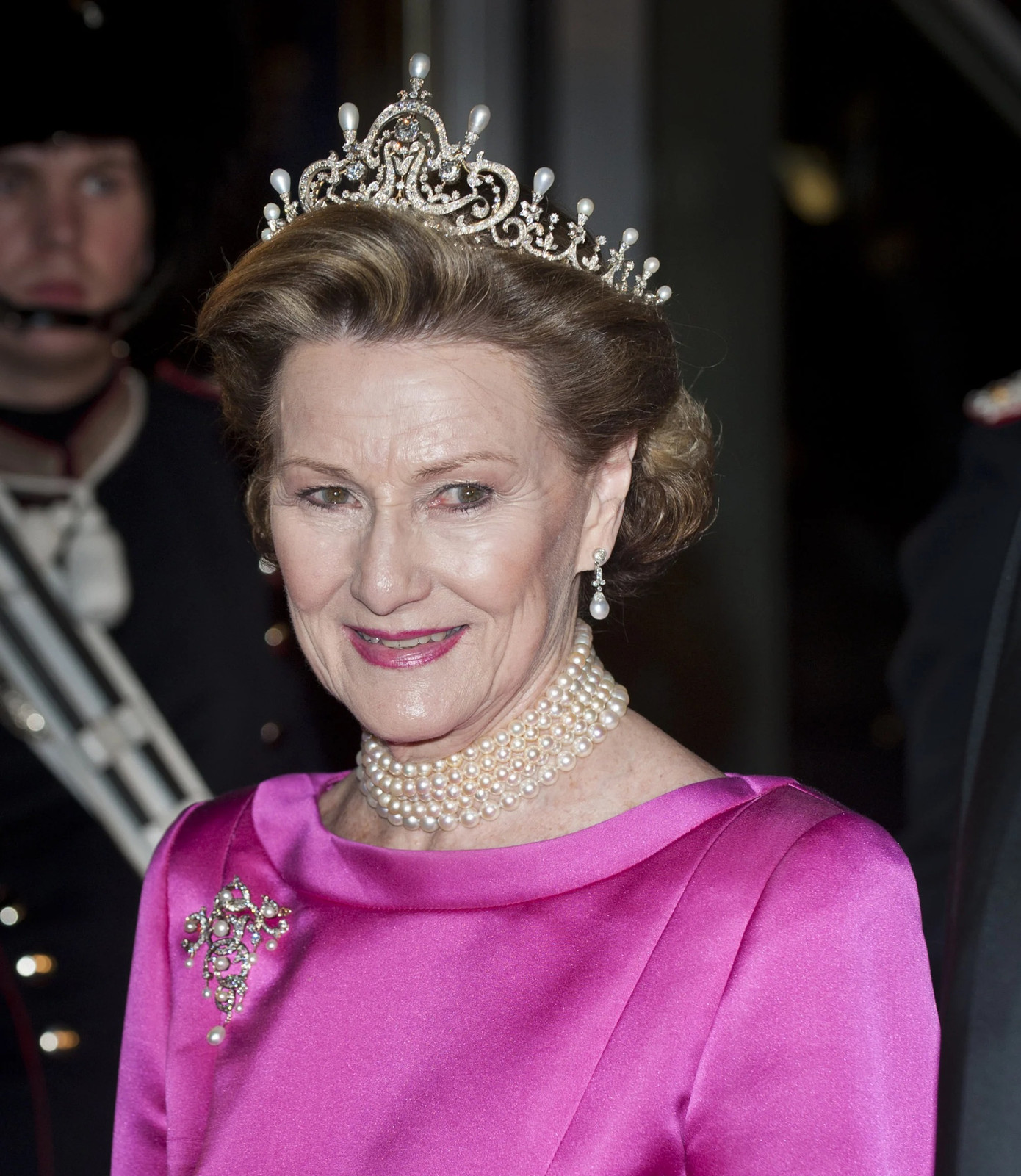 Nữ hoàng Sonja của Na Uy tại buổi dạ tiệc mừng 40 năm Nữ hoàng Margrethe II của Đan Mạch lên ngôi ở Copenhagen, Đan Mạch, vào năm 2012. Ảnh: Getty Images. Nữ hoàng Sonja của Na Uy tại buổi dạ tiệc mừng 40 năm Nữ hoàng Margrethe II của Đan Mạch lên ngôi ở Copenhagen, Đan Mạch, vào năm 2012. Ảnh: Getty Images.