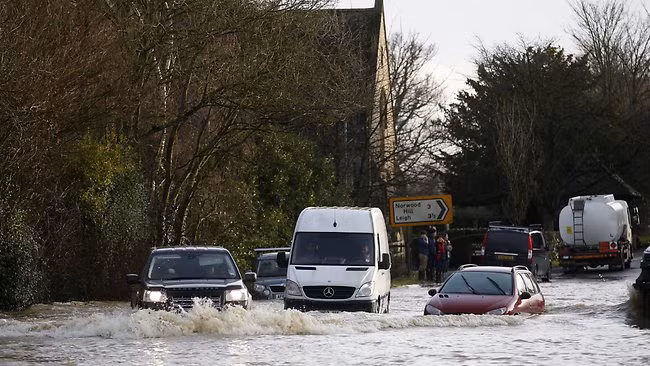 Ngập lụt ở Reigate, Anh