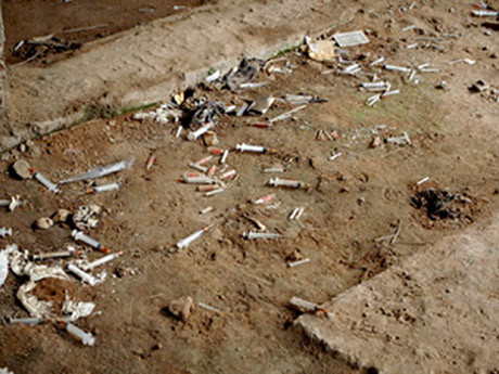 Bơm kim tiêm trong các căn biệt thự triệu đô