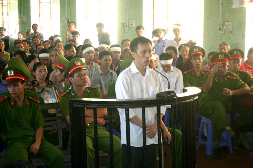  Toàn cảnh phiên tòa