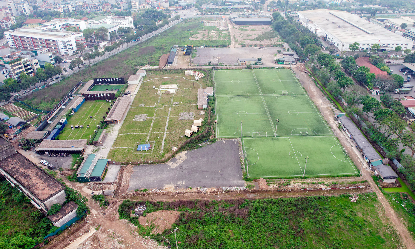 Toàn cảnh hàng nghìn m2 đất của dự án đang bị sử dụng sai mục đích, biến tướng làm sân bóng, khu bắn cung, bãi trông giữ xe… Toàn cảnh hàng nghìn m2 đất của dự án đang bị sử dụng sai mục đích, biến tướng làm sân bóng, khu bắn cung, bãi trông giữ xe…
