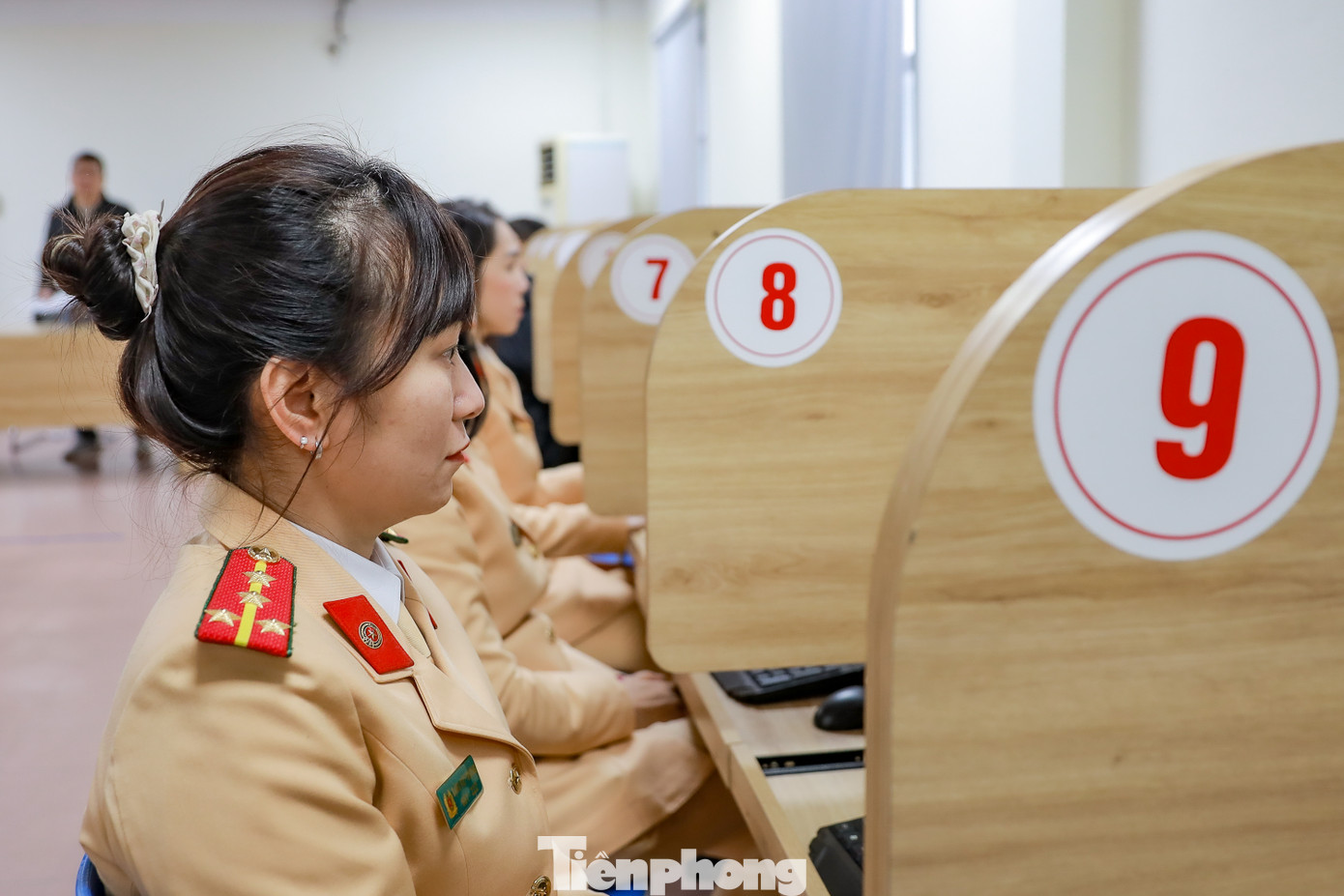 Từ ngày 24/2, Công an TP Hà Nội tổ chức tập huấn nghiệp vụ sát hạch, cấp giấy phép lái xe cho cán bộ, chiến sĩ thuộc Phòng Cảnh sát giao thông (CSGT) nhằm chuẩn bị cho việc tiếp nhận nhiệm vụ từ Bộ Giao thông vận tải theo lộ trình.