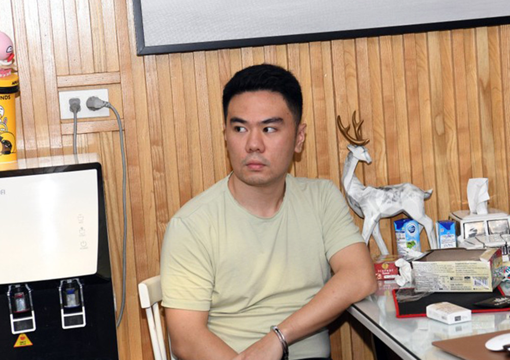 "Ông trùm" Lê Anh Thơ mở các xưởng sản xuất thuốc lá điện tử, thuốc lá điếu có tẩm ướp ma túy ngay tại Hà Nội và đưa đi khắp các tỉnh thành tiêu thụ.