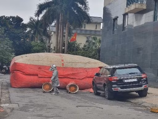 Đệm hơi được bố trí phía bên dưới. Đệm hơi được bố trí phía bên dưới.