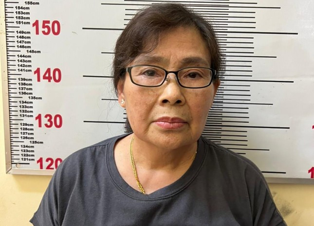 "Bà trùm" Vũ Hoàng Oanh (tức Oanh Hà) bị Công an bắt giữ sau nhiều năm lẩn trốn ở nước ngoài điều hành đường dây mua bán, vận chuyển ma túy xuyên quốc gia.