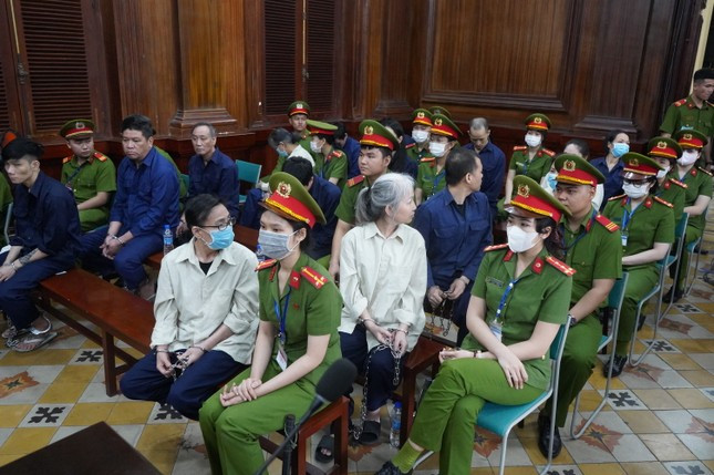 TAND TPHCM đã tuyên tử hình bị cáo Vũ Hoàng Oanh (tức Oanh “Hà”) và 26 bị cáo khác.