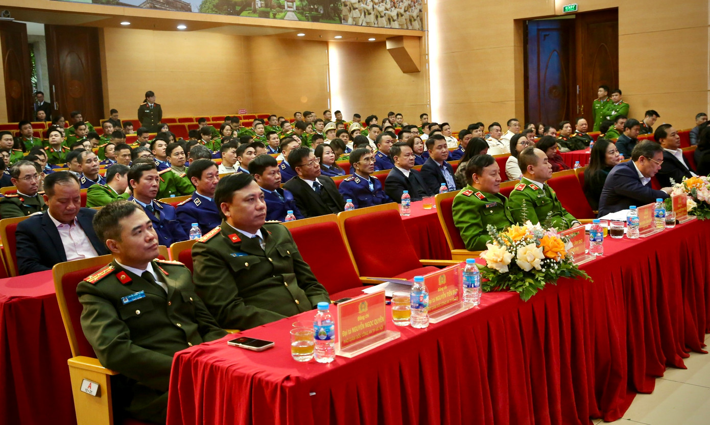 Đại diện lãnh đạo các đơn vị và Công an TP Hà Nội dự Hội nghị.