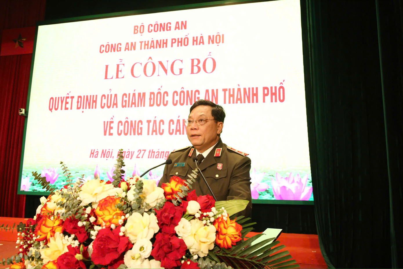 Trung tướng Nguyễn Hải Trung, Ủy viên Ban thường vụ Thành ủy, Bí thư Đảng ủy, Giám đốc Công an TP Hà Nội chủ trì buổi lễ. Trung tướng Nguyễn Hải Trung, Ủy viên Ban thường vụ Thành ủy, Bí thư Đảng ủy, Giám đốc Công an TP Hà Nội chủ trì buổi lễ.