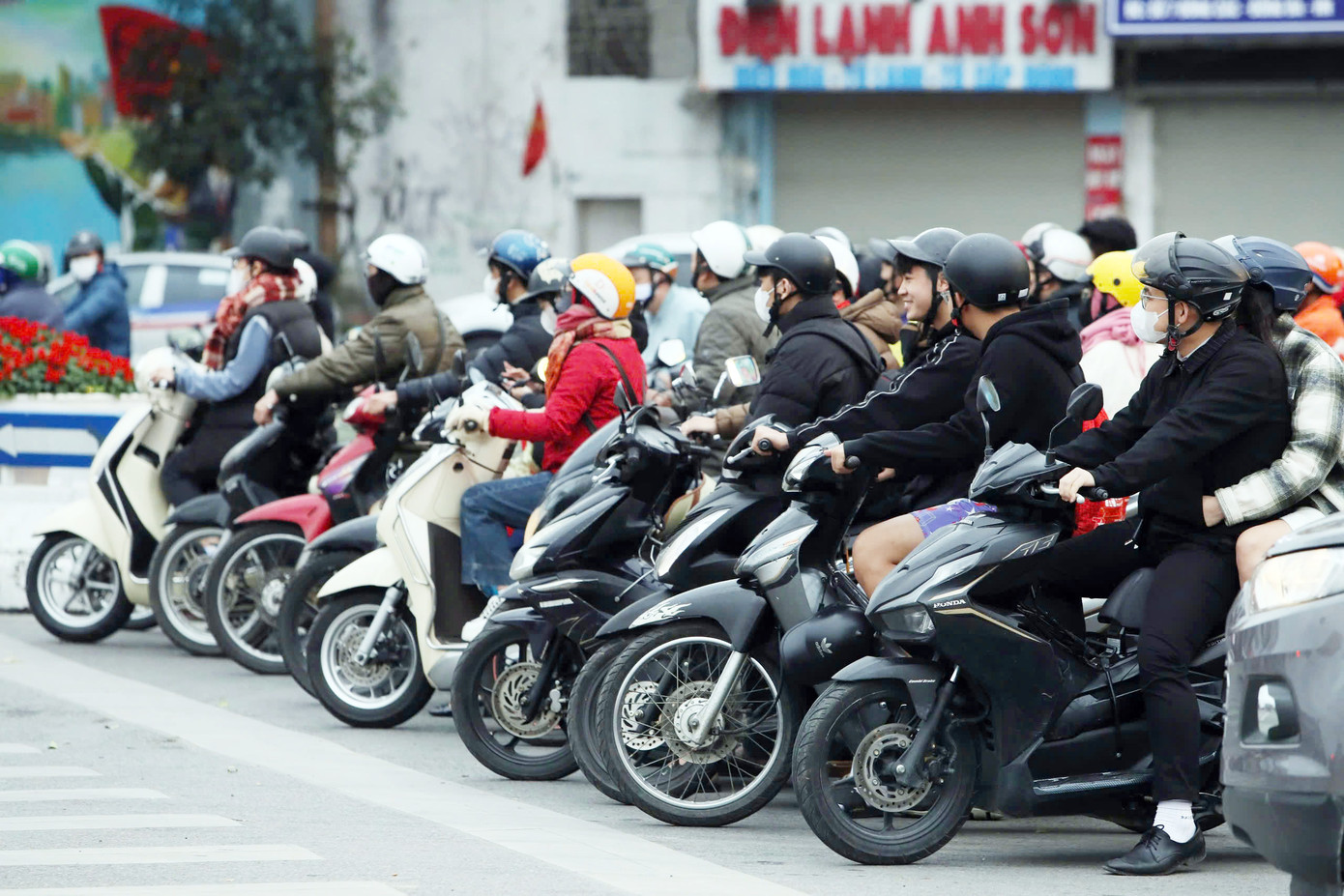 Ghi nhận tại một số tuyến đường Thủ đô vào sáng cùng ngày không xảy ra ùn tắc kéo dài.