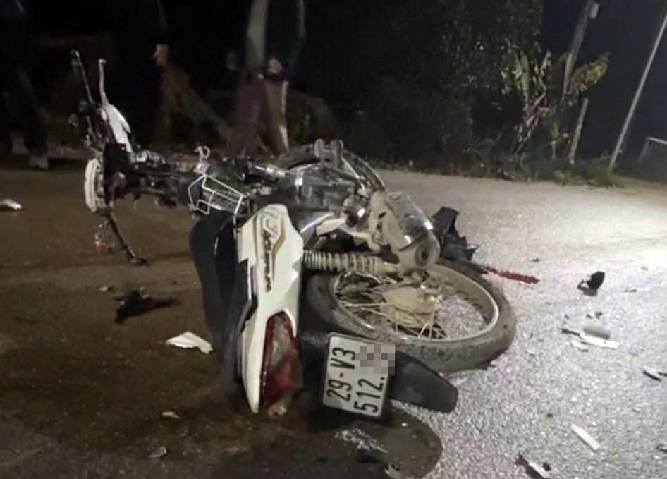 Xe máy hư hỏng nặng sau vụ tai nạn. Xe máy hư hỏng nặng sau vụ tai nạn.