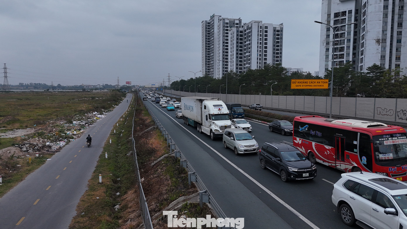 Các phương tiện di chuyển chậm.