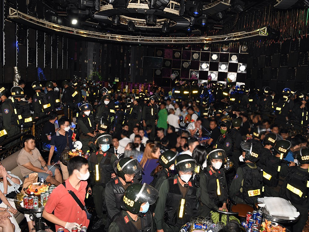 Tháng 1/2024, Cục Cảnh sát điều tra tội phạm về ma túy chủ trì, phối hợp với Bộ Tư lệnh Cảnh sát cơ động, Công an tỉnh Bình Dương và Công an TP HCM huy động gần 250 cán bộ, chiến sĩ ập vào kiểm tra quán bar Phương Lâm (44 Gò Dầu, Tân Phú, TP HCM) thu giữ 435g ma túy tổng hợp, phát hiện 79 trường hợp dương tính với ma túy.